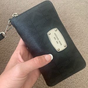 Michael Kors Wristlet